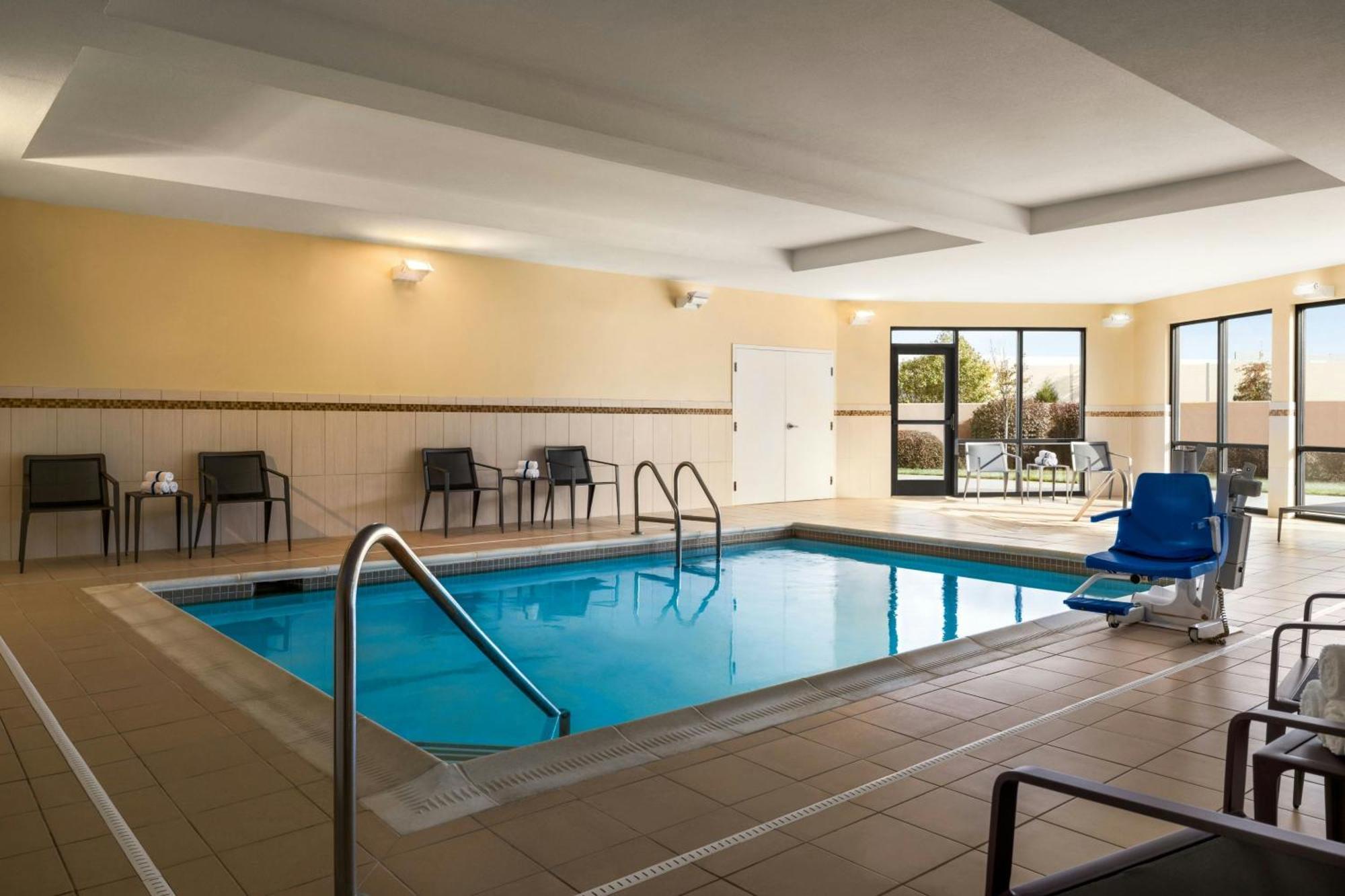Courtyard Mt. Holly Westampton Hotel Екстериор снимка