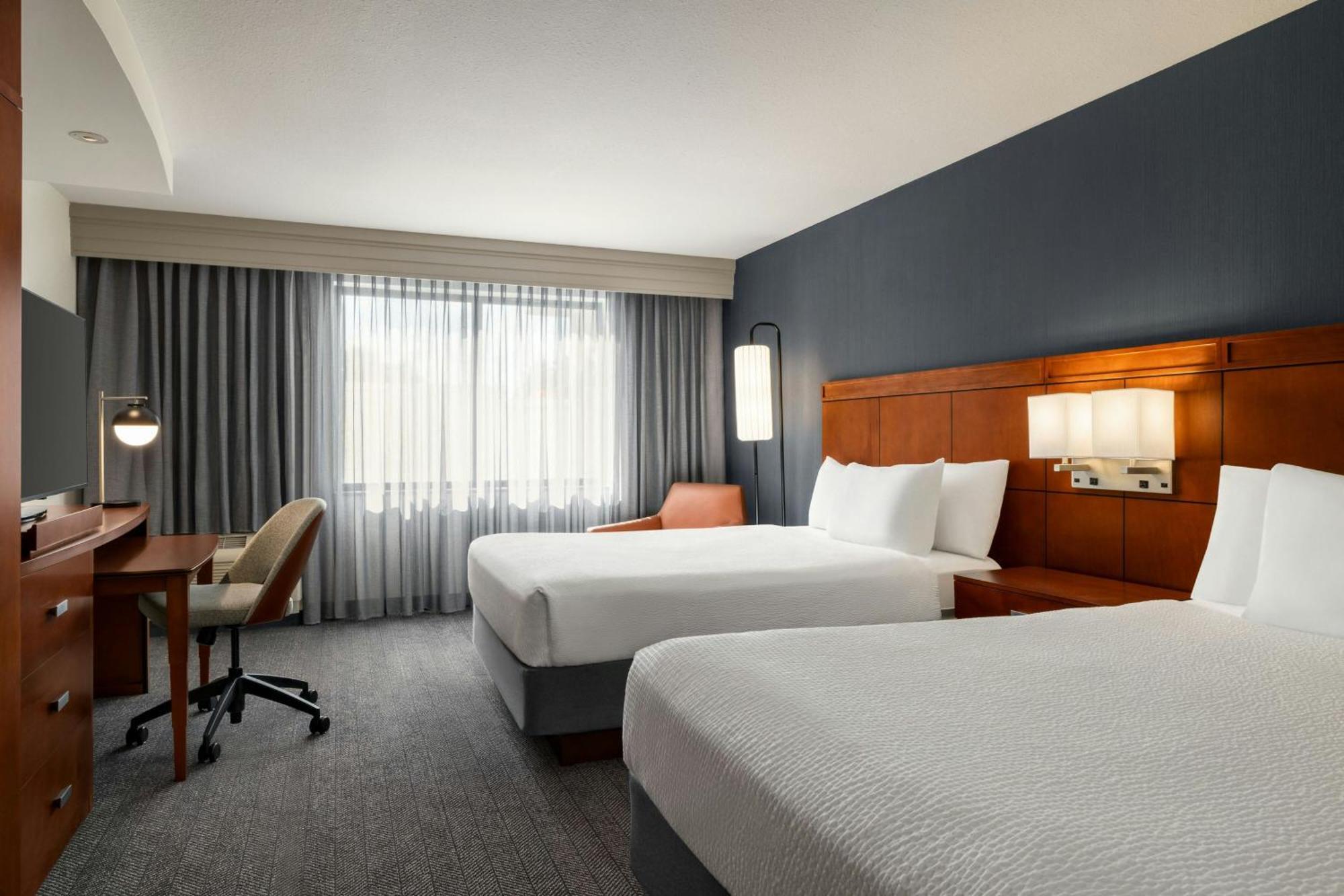 Courtyard Mt. Holly Westampton Hotel Екстериор снимка