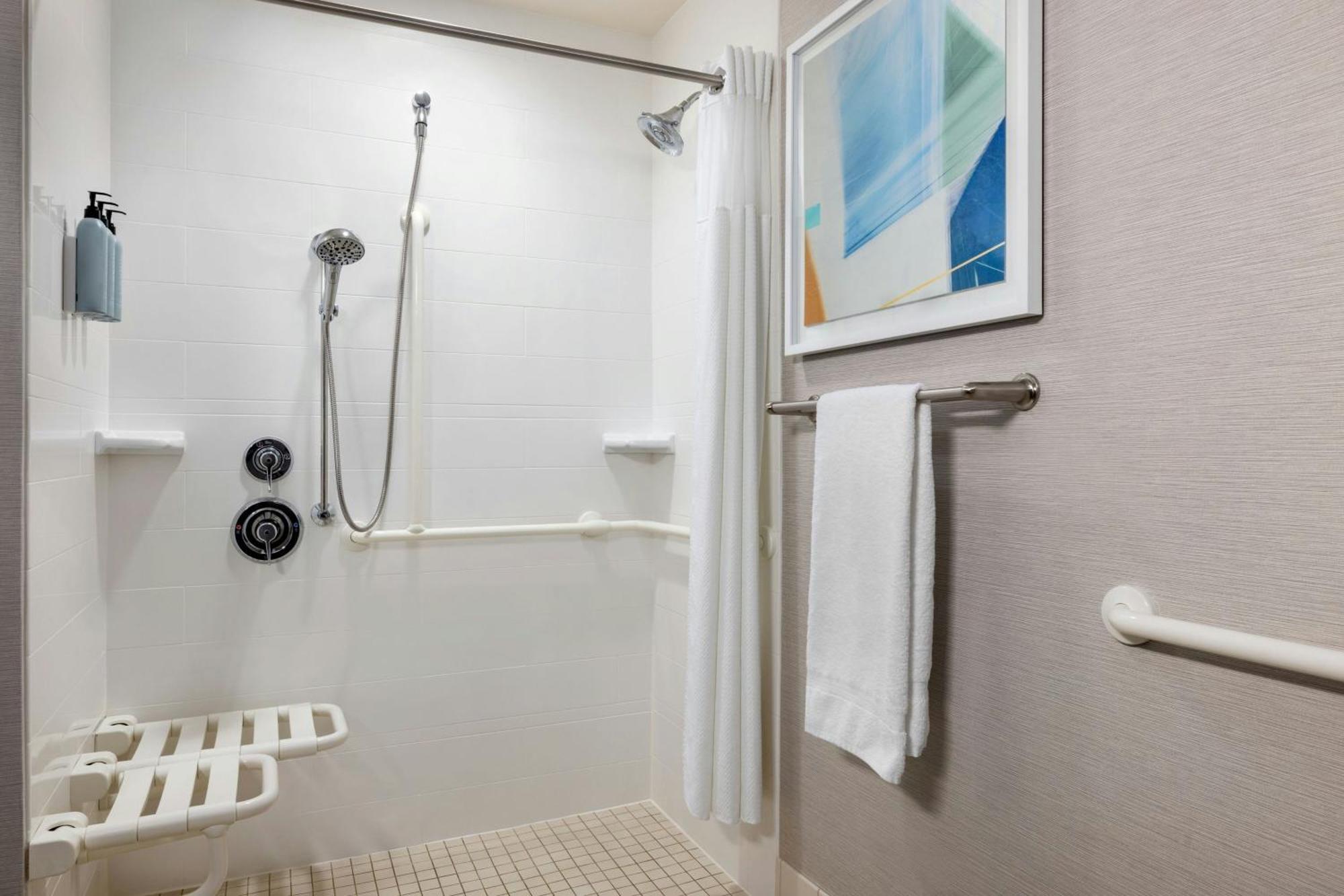 Courtyard Mt. Holly Westampton Hotel Екстериор снимка