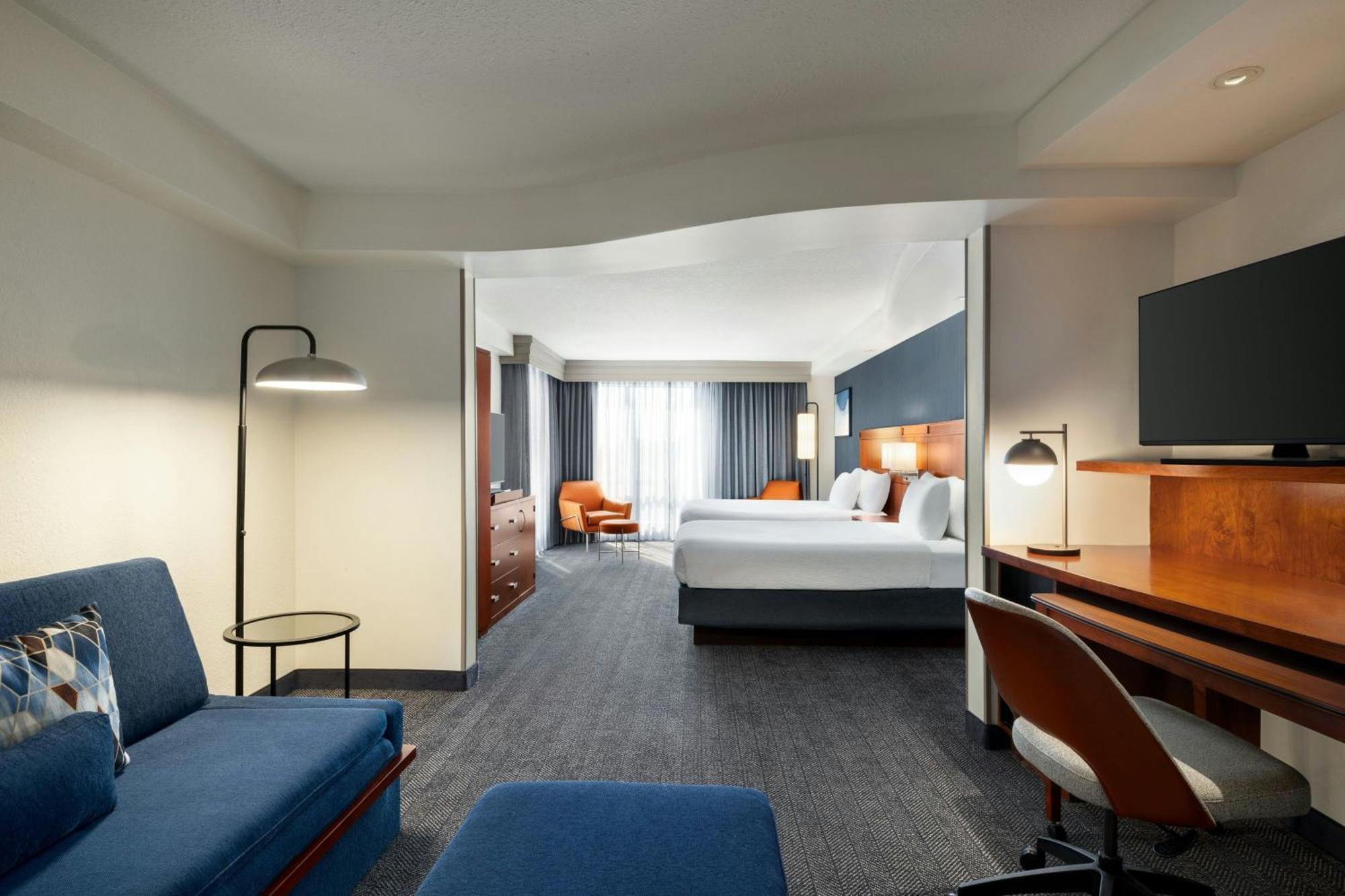 Courtyard Mt. Holly Westampton Hotel Екстериор снимка