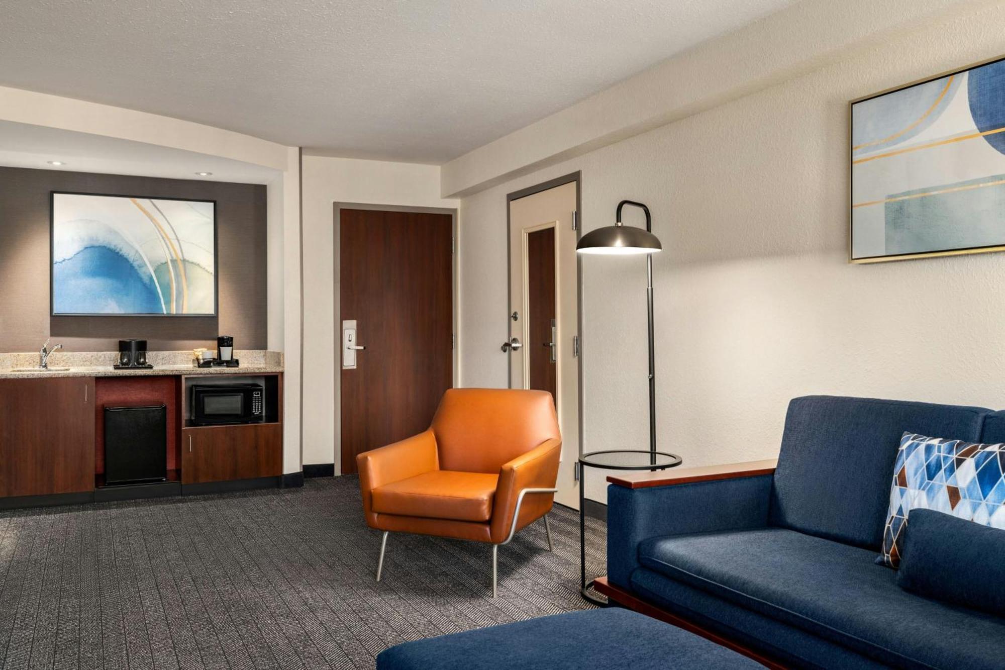 Courtyard Mt. Holly Westampton Hotel Екстериор снимка