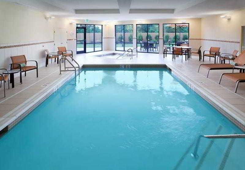 Courtyard Mt. Holly Westampton Hotel Съоръжения снимка